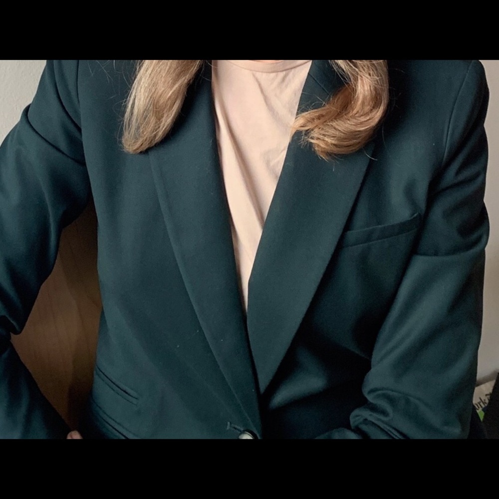 Elizabeth and James size 6 green blazer